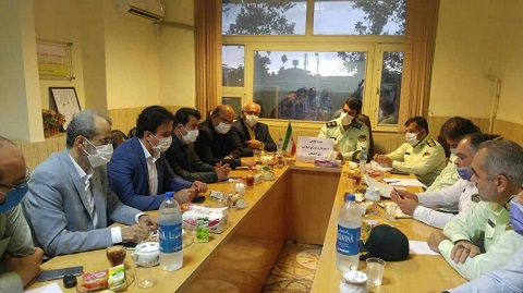 نشست مشترک مدیریت شهری جهت تعامل با یگانهای انتظامی با حضور فرمانده نیروی انتظامی شهرستان در کلانتری 11 لاهیجان 